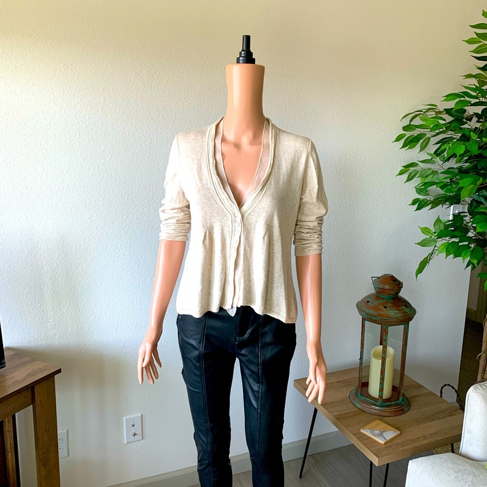 🍁 Angel of The North Cream Cardigan In Size Medium 🍁